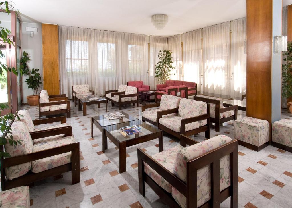 Posezení v ubytování Hotel Continental Fano
