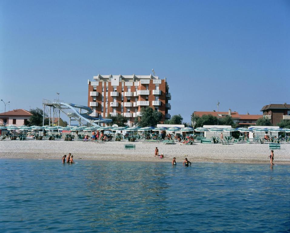 Pláž u hotelu