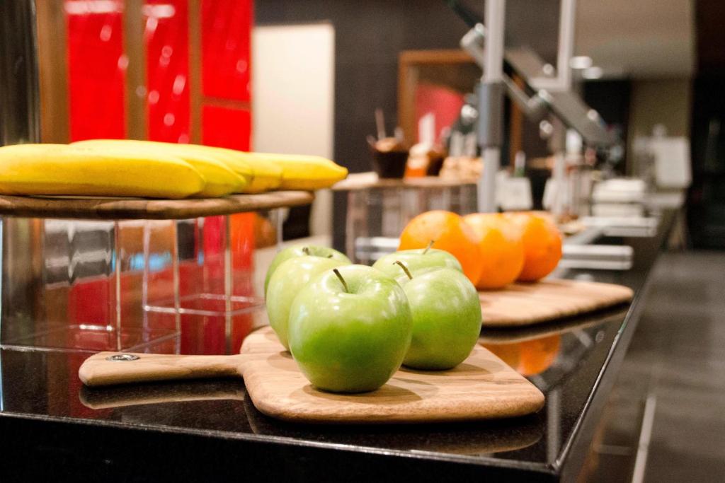 Courtyard by Marriott Minneapolis West photo