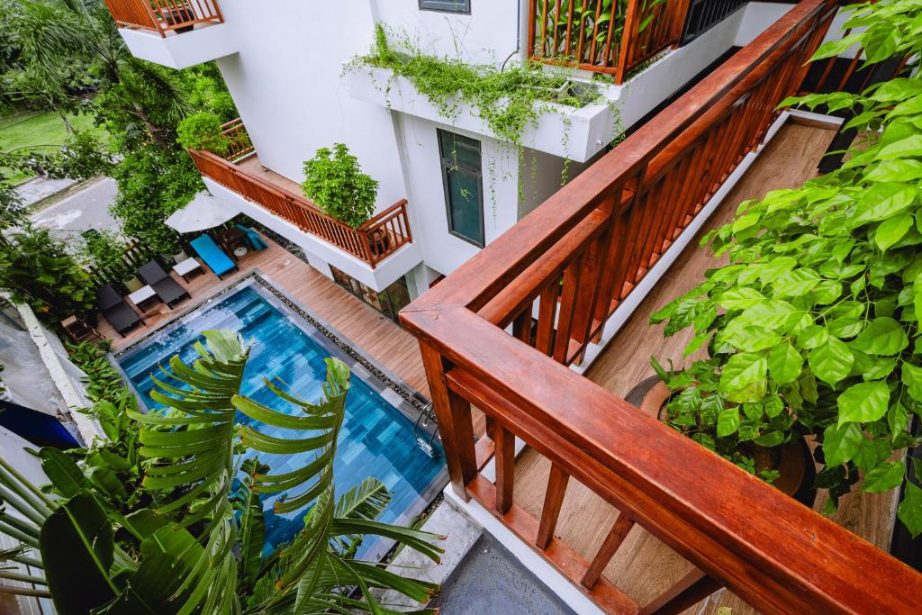 Phòng Có Giường Cỡ King Nhìn Ra Hồ Bơi