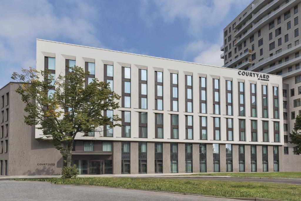 Courtyard by Marriott Hamburg City - Resim 4