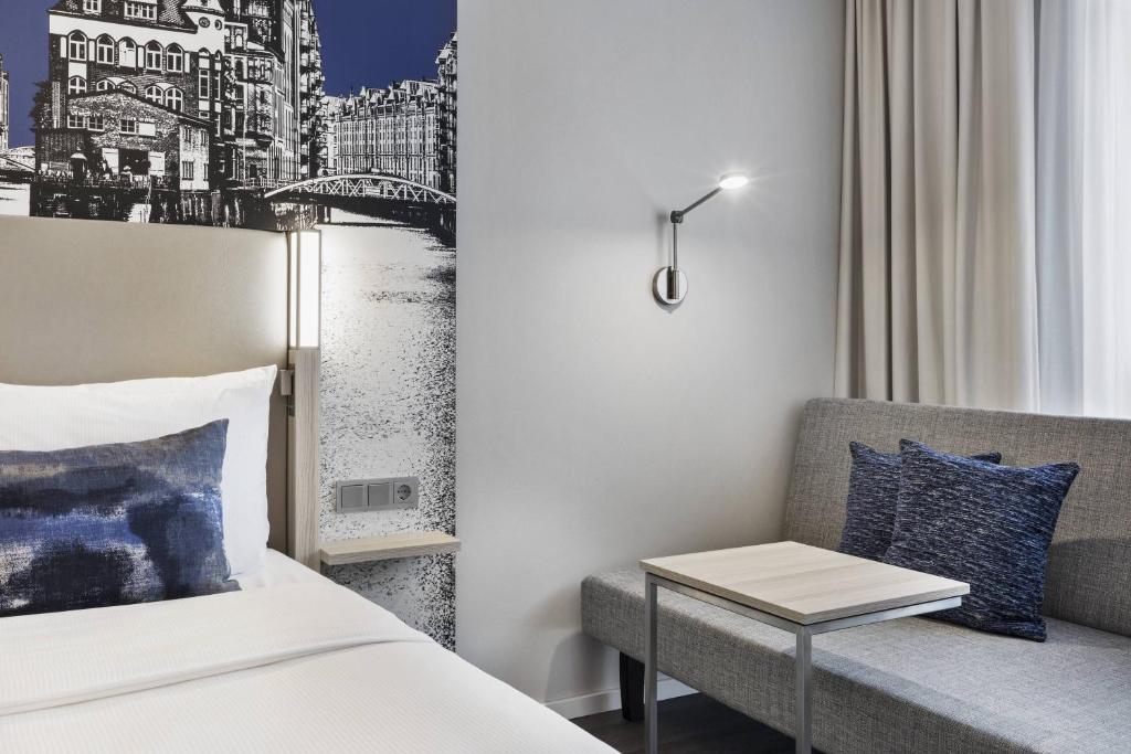 Courtyard by Marriott Hamburg City - Habitación Familiar Con Sofá Cama