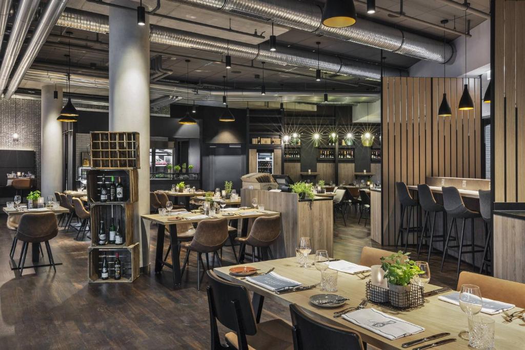 Courtyard by Marriott Hamburg City - Resim 28