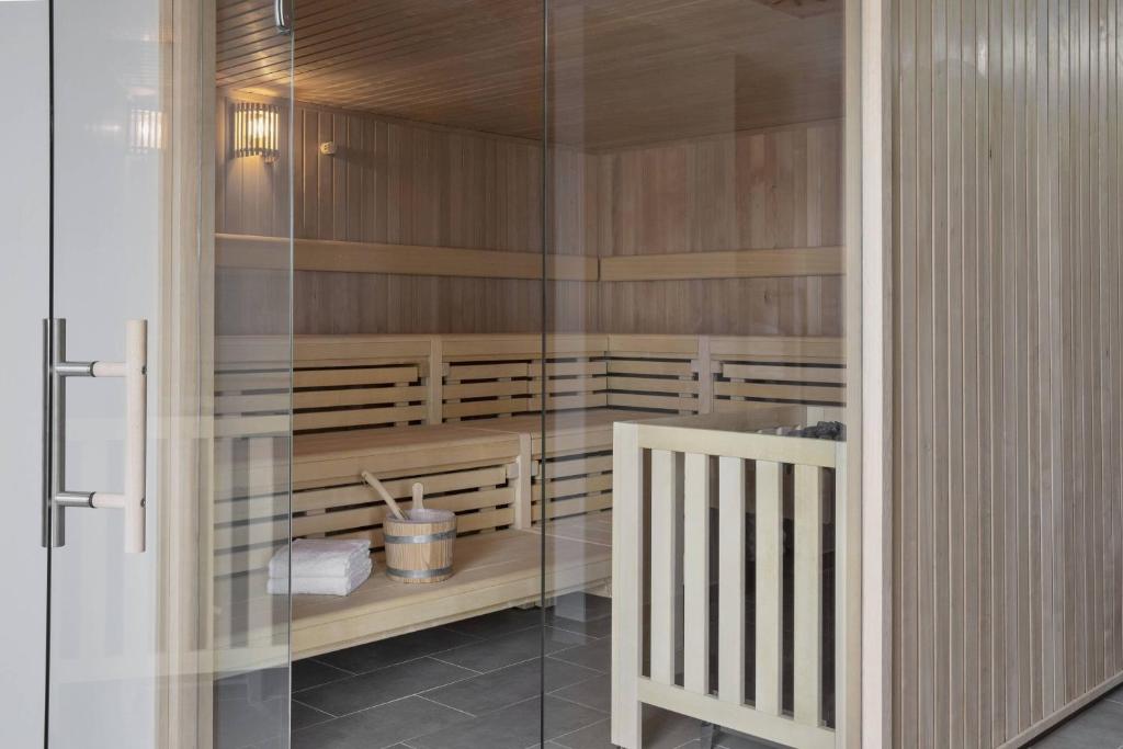 Courtyard by Marriott Hamburg City - Resim 34