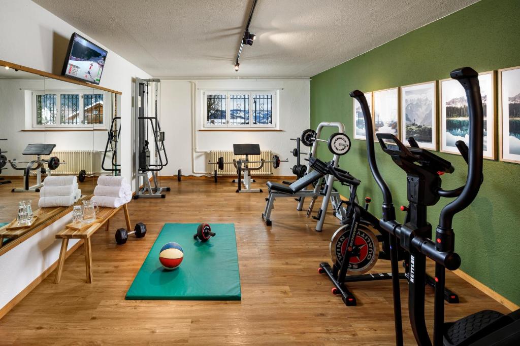 Fitness centrum a/nebo fitness zařízení v ubytování Hotel Sport Klosters