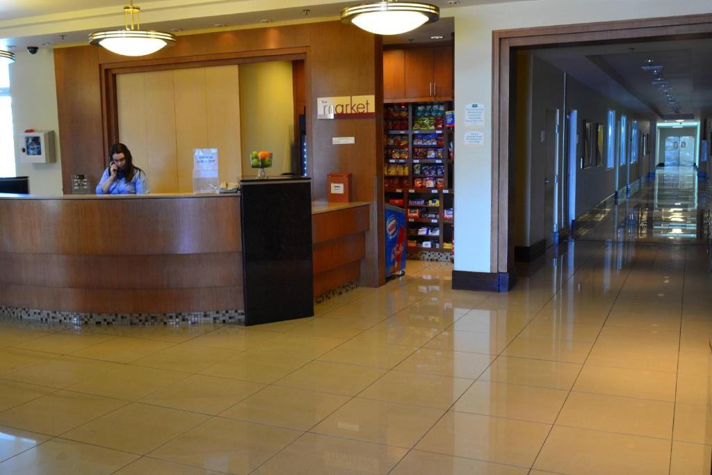 Vstupní hala nebo recepce v ubytování Courtyard Aguadilla