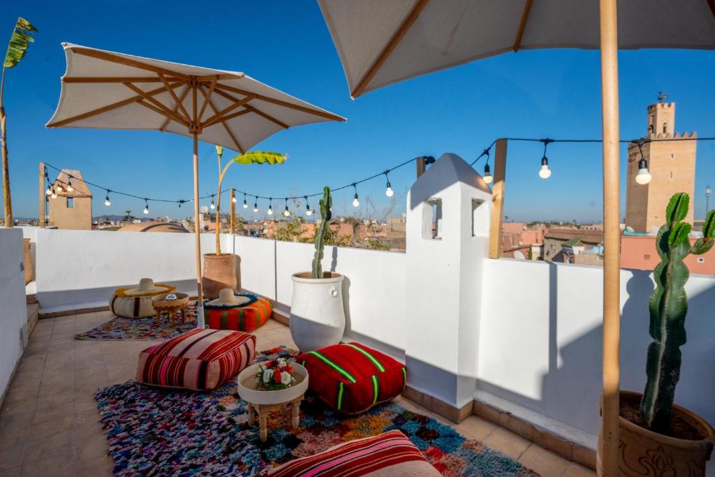 Balkón nebo terasa v ubytování Riad Les Etoiles Berberes & SPA