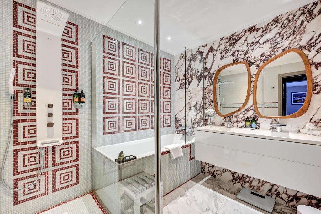 The One Alma Paris - Resim 22