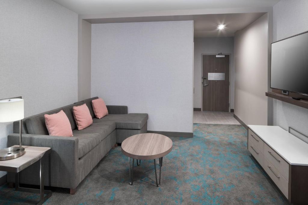 Courtyard by Marriott Houston Heights/I-10 - King Suite Con Sofá Cama - No Fumadores