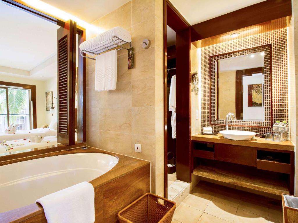 Koupelna v ubytování Pullman Sanya Yalong Bay Villas & Resort