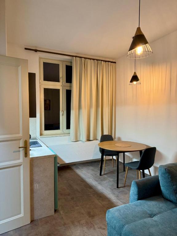 Pearl Bee Deluxe Suites - 9