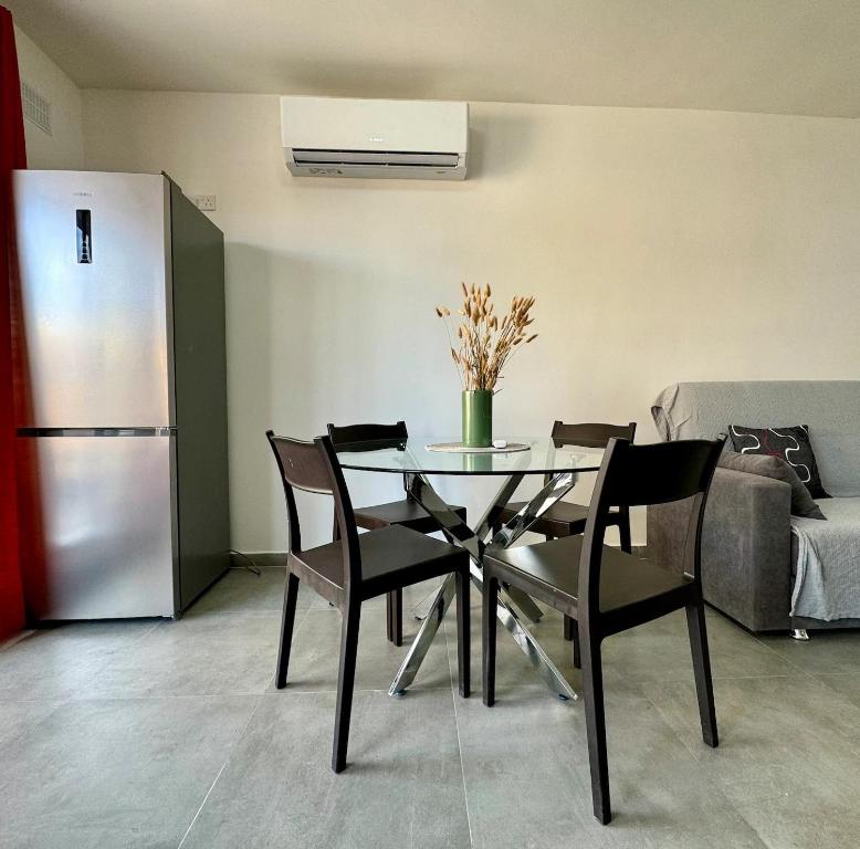 Fotografie z fotogalerie ubytování MIVE-Delux Three Bedroom Apartment in Marsaskala v destinaci Marsaskala
