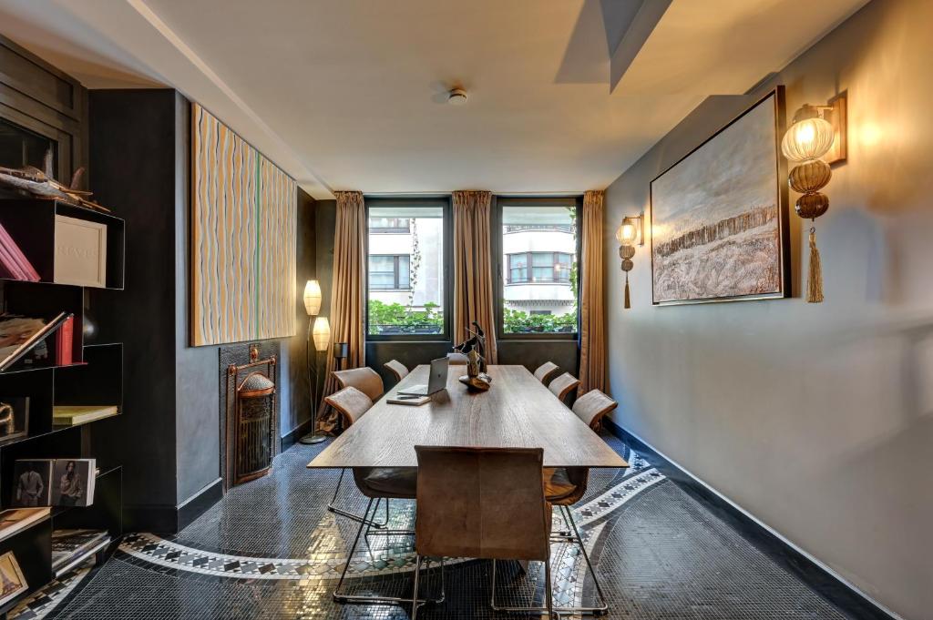 The One Alma Paris - Resim 44