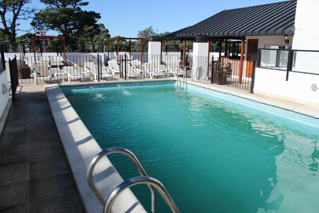 Swimming pool sa o malapit sa Hotel Arenas