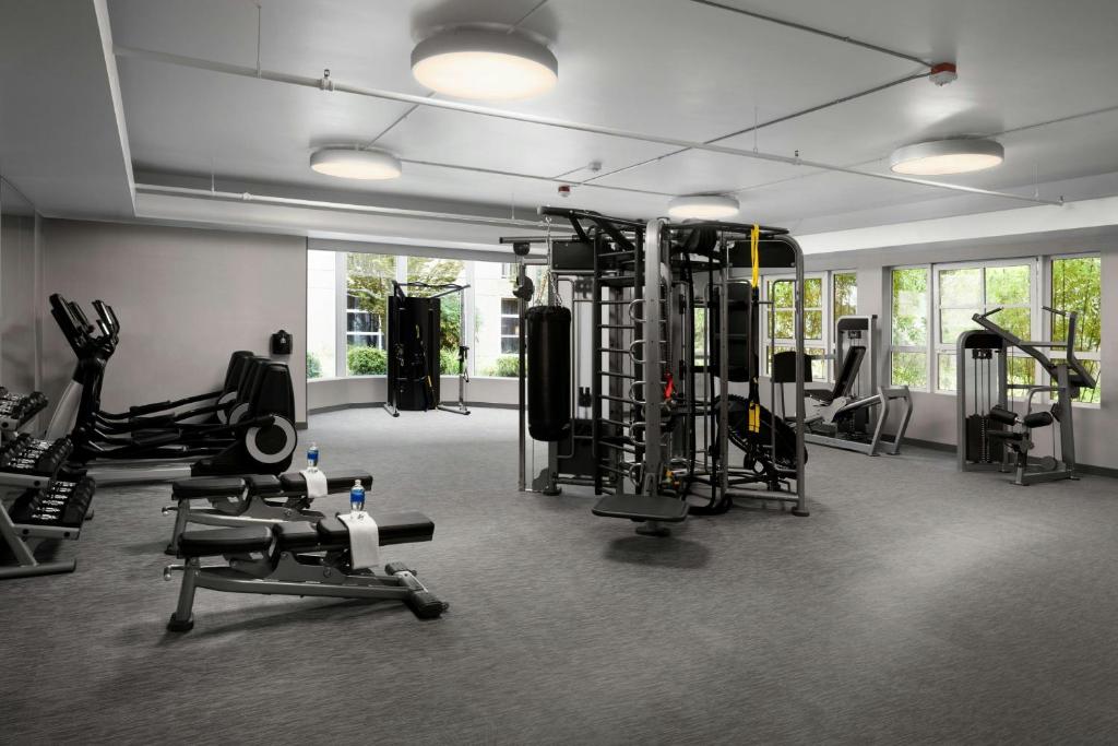 Fitness centrum a/nebo fitness zařízení v ubytování Courtyard by Marriott Seattle Bellevue/Downtown
