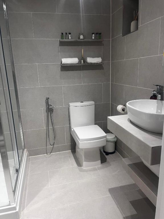 Koupelna v ubytování Devonshrie - Stunning Private Bedroom with Bathroom