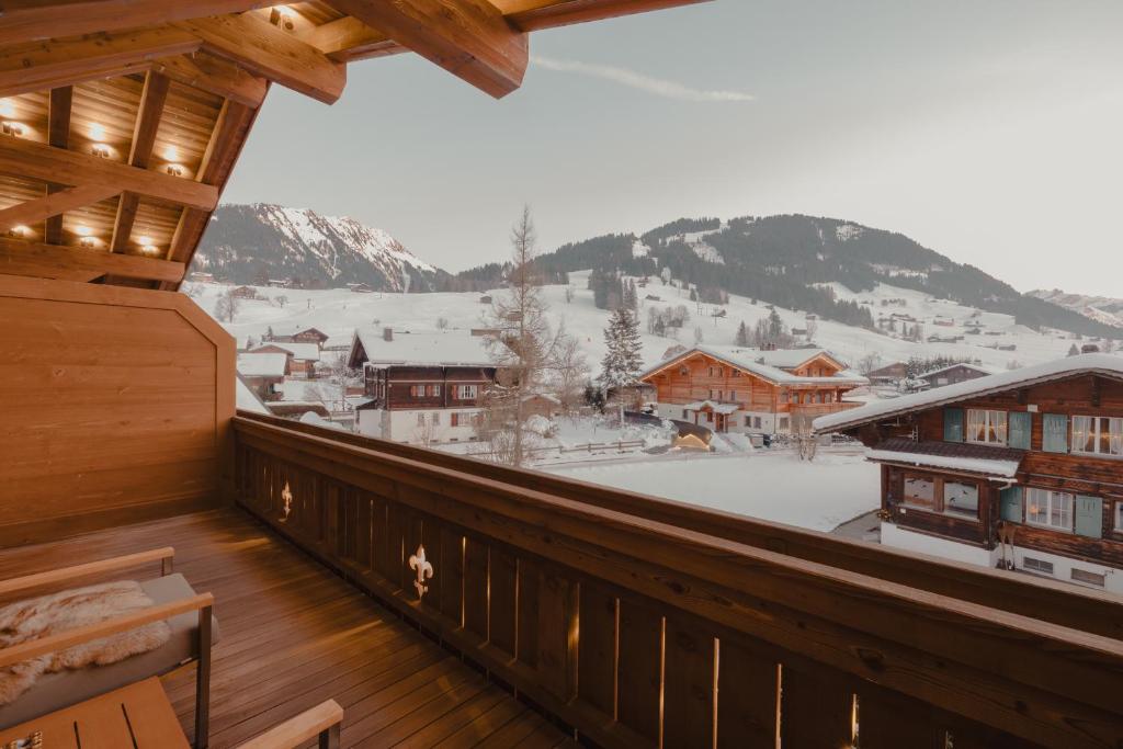 Nespecifikovaný výhled na hory nebo výhled na hory při pohledu z hotelu