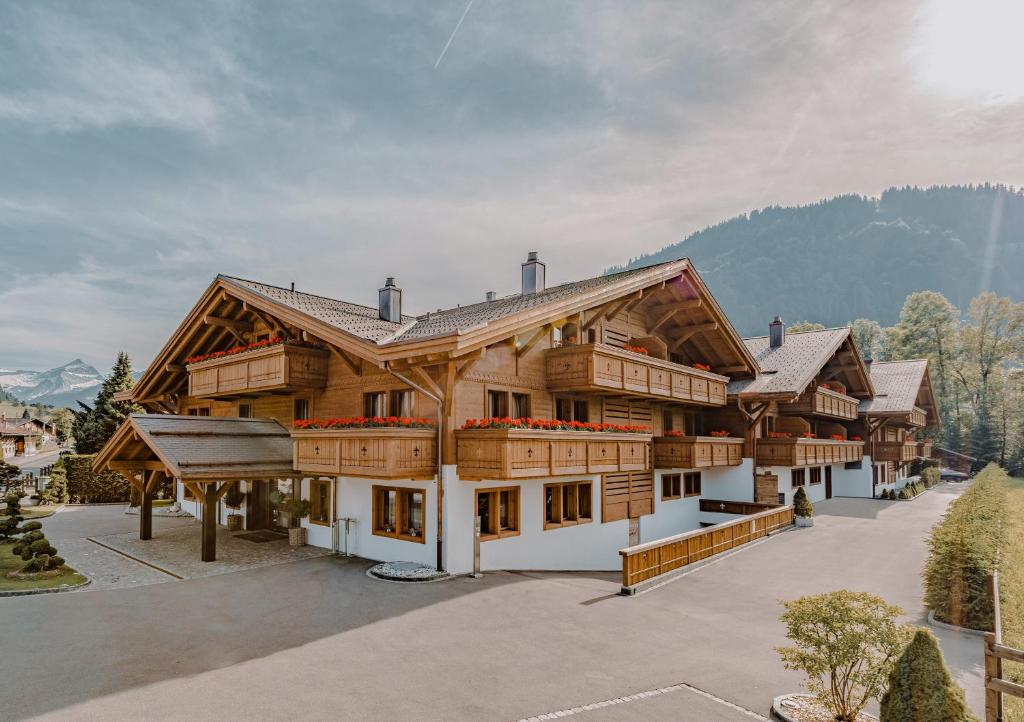 Nespecifikovaný výhled na hory nebo výhled na hory při pohledu z hotelu