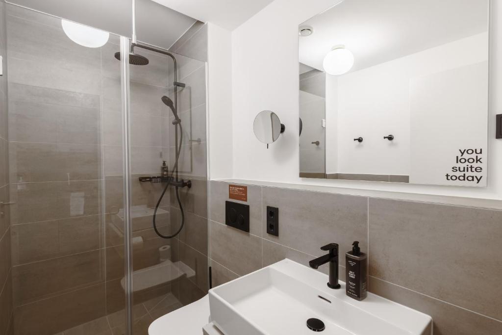 Limehome Berlin Sybelstr - 7