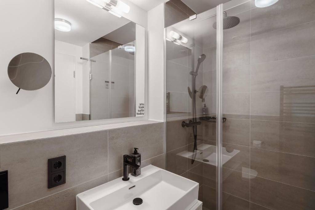 Limehome Berlin Sybelstr - 8