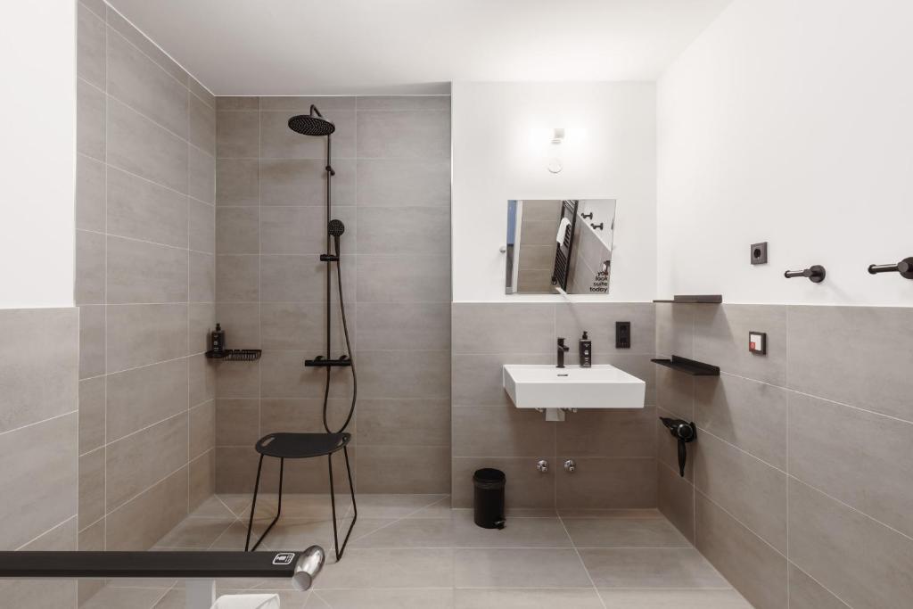 Limehome Berlin Sybelstr - 17