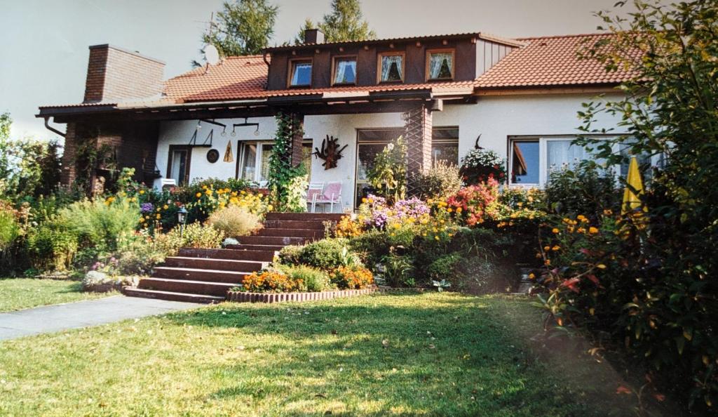 Κήπος έξω από το Landmanns Home