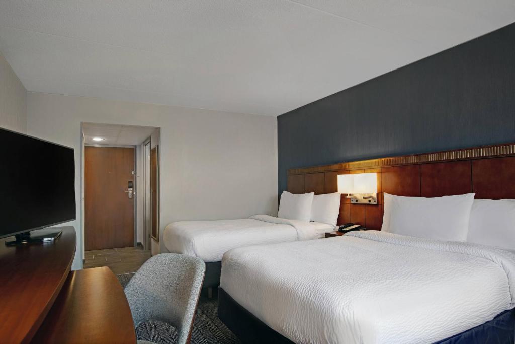 Courtyard Chicago Elmhurst/Oakbrook Area - Double Room With Two Double Beds