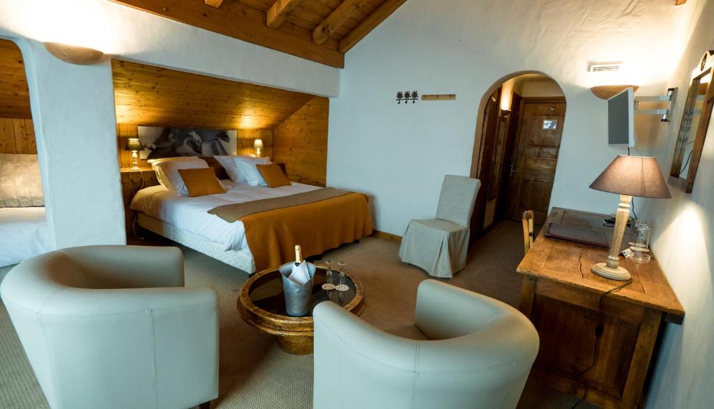 Postel nebo postele na pokoji v ubytování Hotel & Spa Merilys