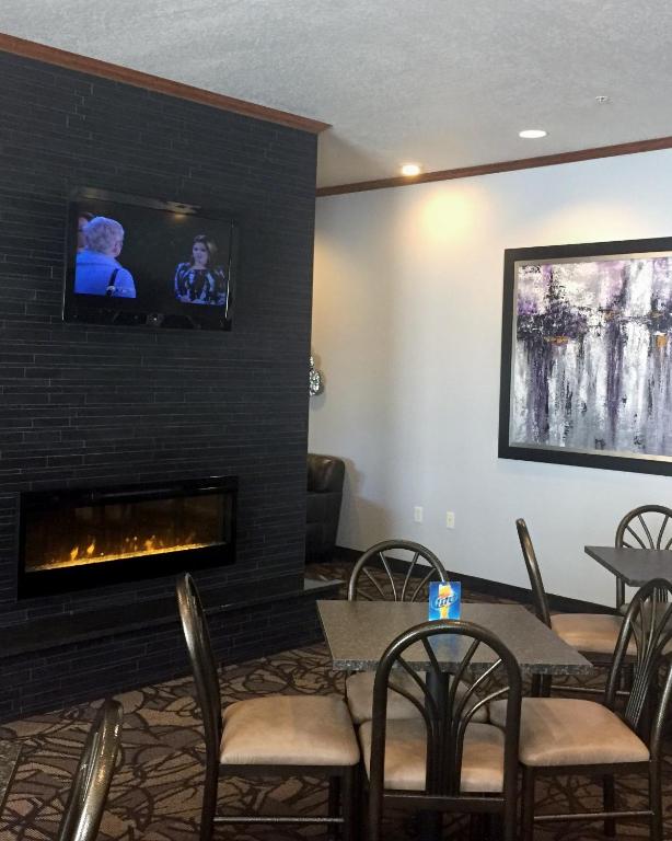 Expressway Suites Fargo photo