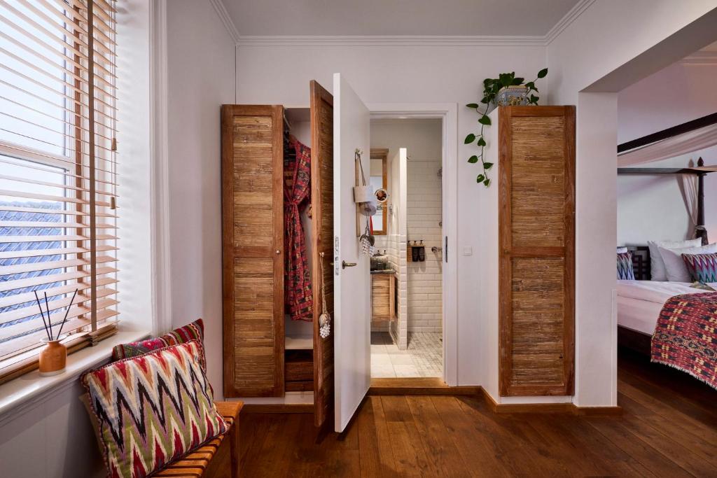 Babette Guldsmeden - Resim 15