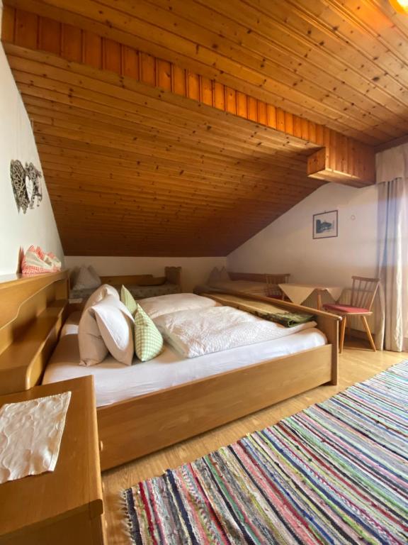 Postel nebo postele na pokoji v ubytování Payrhof