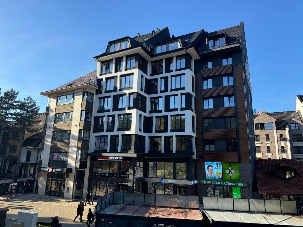 Το κτήριο όπου στεγάζεται  το διαμέρισμα