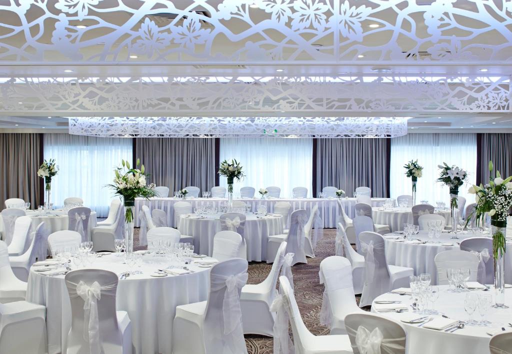 Restaurace v ubytování Dalmahoy Hotel & Country Club