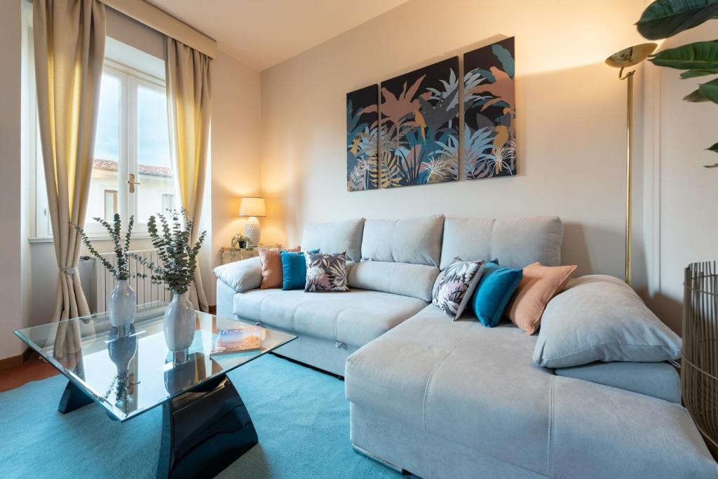 Via Panzani 16, 4th Floor - Patrizia - Bright apartment 300m from Duomo and Train station