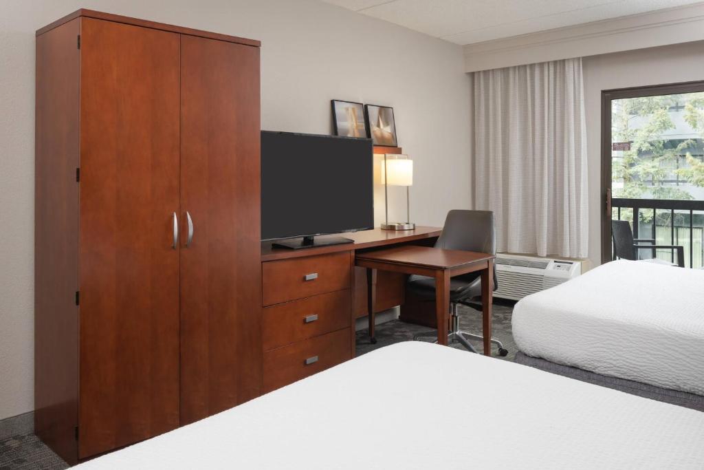 Courtyard Chicago Wood Dale / Itasca - Queen Room With Two Queen Beds
