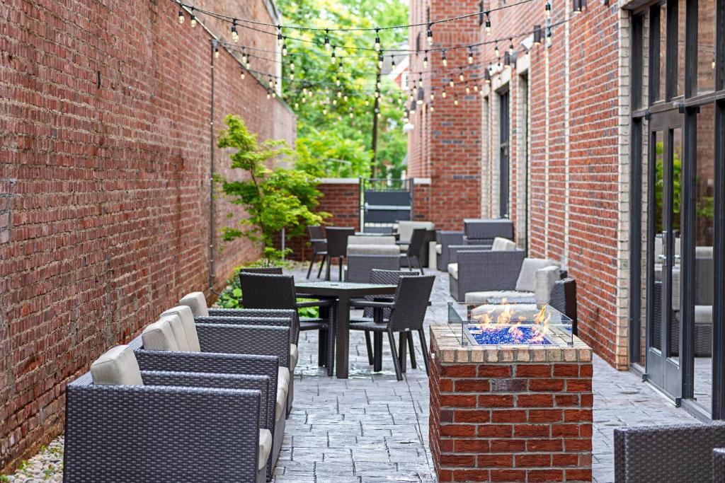 Courtyard Winston-Salem Downtown photo