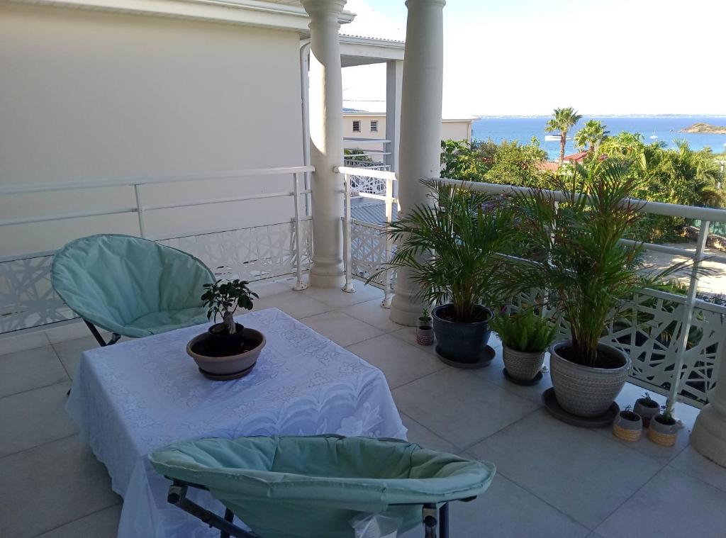 Balkón nebo terasa v ubytování Chambre d'hôte friar's bay