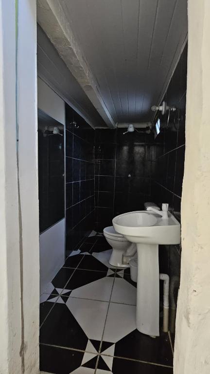 Koupelna v ubytování LahSelva Pousada e Hostel