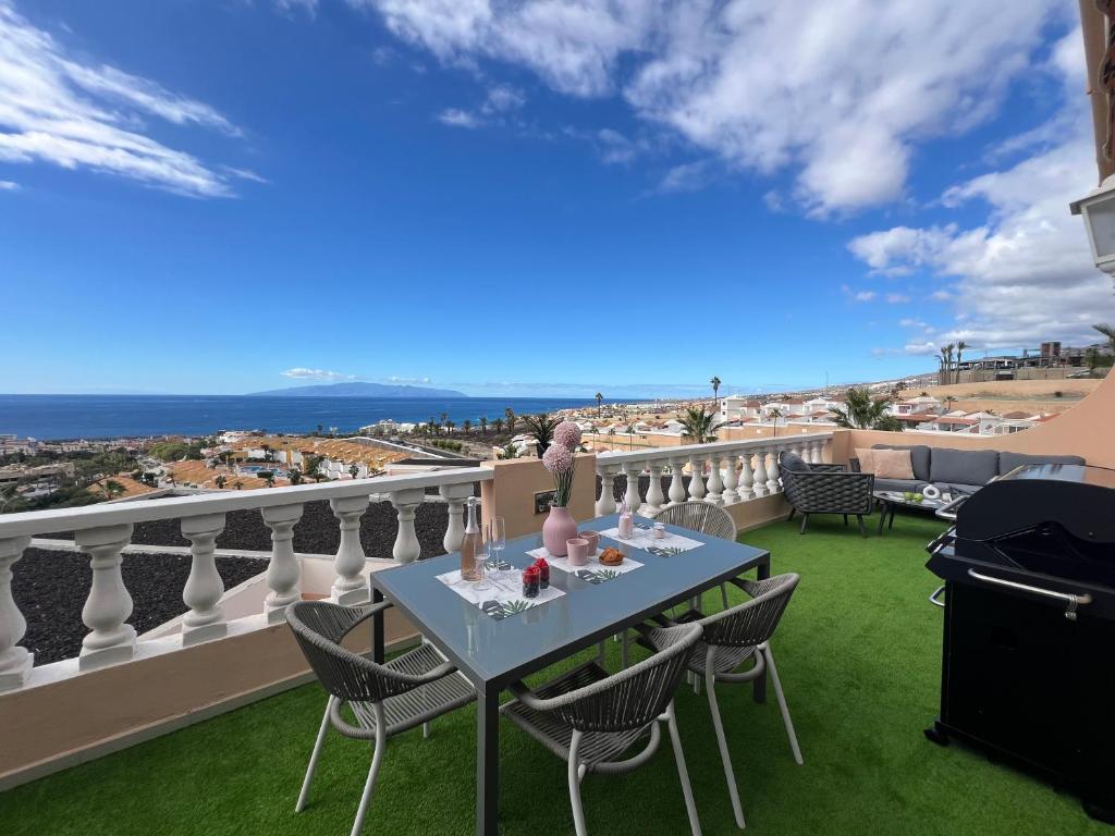 Paradise Ocean View Apartment with Terrace