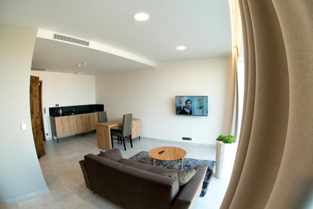 MG Restaurace/Luxury Apartments - 11