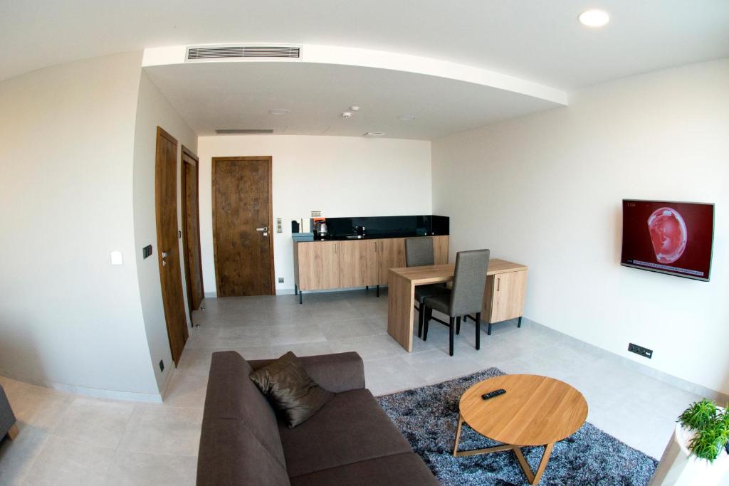 MG Restaurace/Luxury Apartments - 12