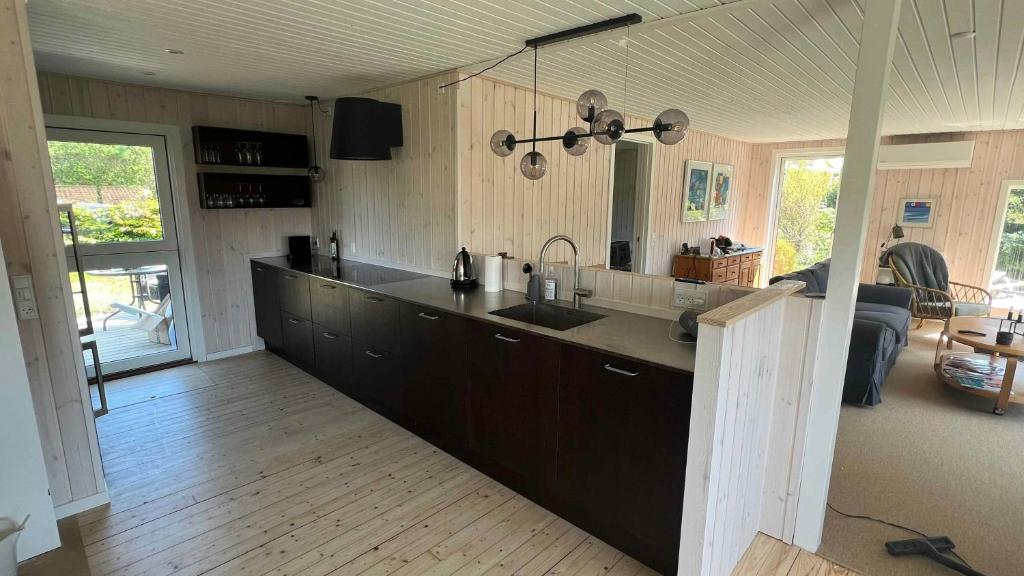 Kuchyň nebo kuchyňský kout v ubytování Holidayhome Near The Water