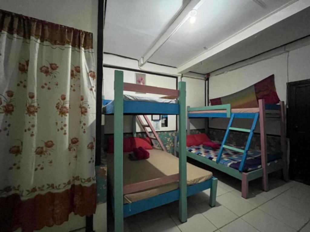 Palanda nebo palandy na pokoji v ubytování mura sa sunvalley