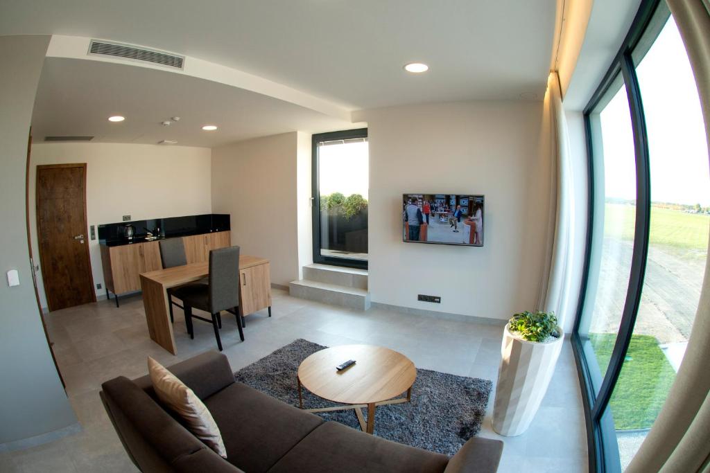 MG Restaurace/Luxury Apartments - 16