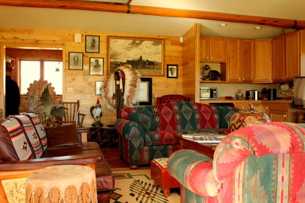 Posezení v ubytování K3 Guest Ranch