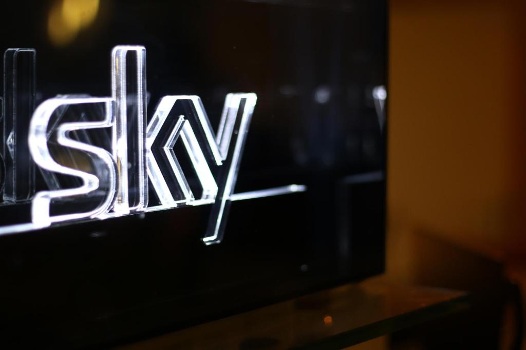 TV a/nebo společenská místnost v ubytování hogh Hotel Heilbronn