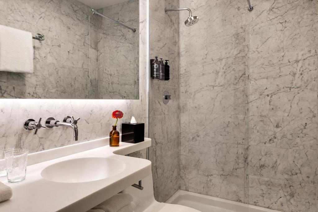 The Chemists Club Hotel photo