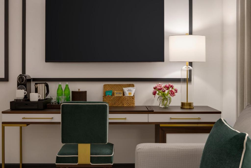 The Chemists Club Hotel photo