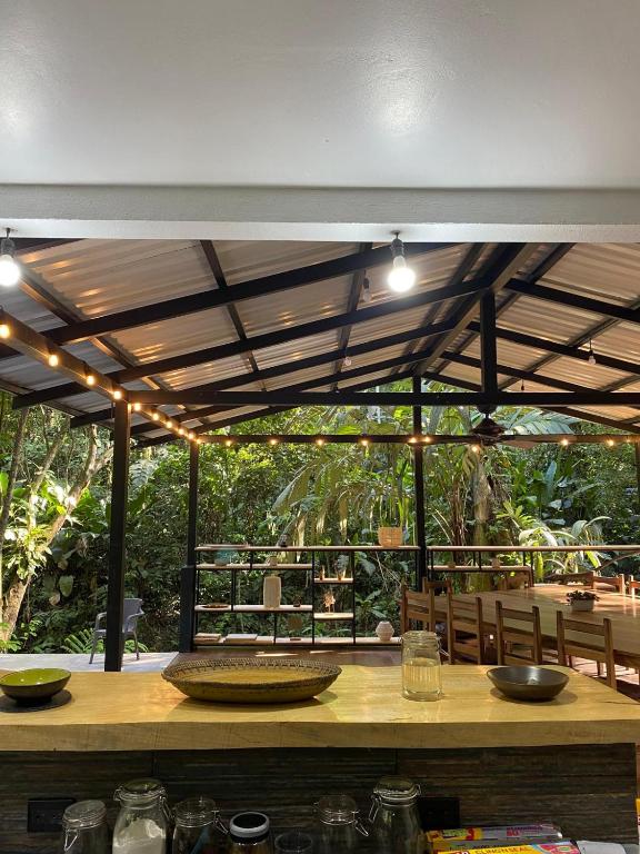 Restaurace v ubytování Finca Ardilla Jungle Lodge