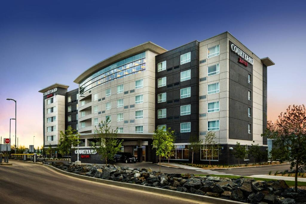 Courtyard by Marriott Winnipeg Airport - Resim 6